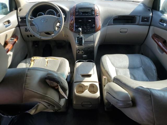 2004 Toyota Sienna XLE