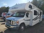 2011 Ford Econoline E450 Super Duty Cutaway Van