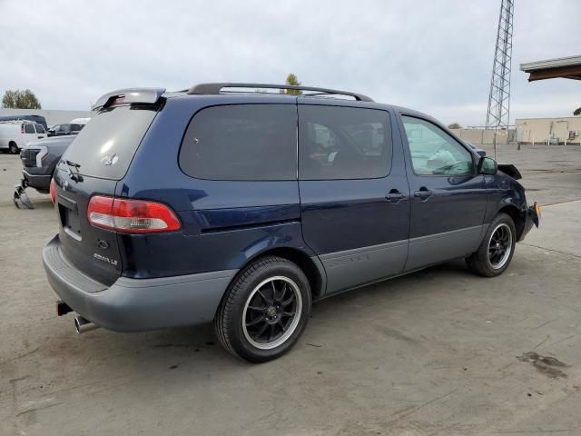 2003 Toyota Sienna LE