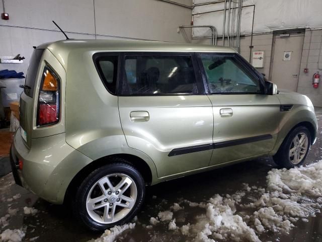 2010 KIA Soul +