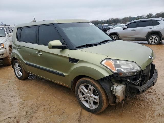 2011 KIA Soul +