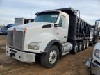 2017 Kenworth Construction T880