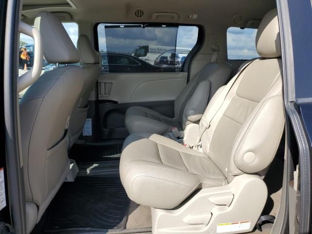 2016 Toyota Sienna XLE