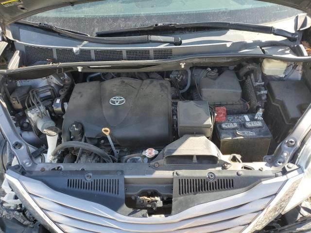 2017 Toyota Sienna XLE