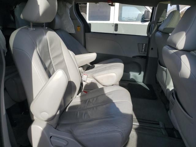 2014 Toyota Sienna XLE