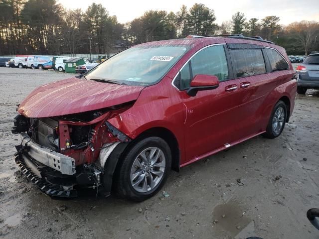 2022 Toyota Sienna XLE