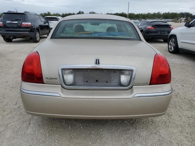 2010 Lincoln Town Car Signature Limited