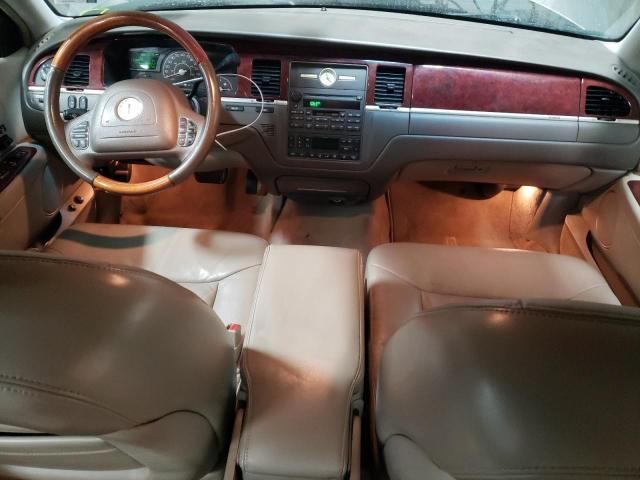 2004 Lincoln Town Car Ultimate