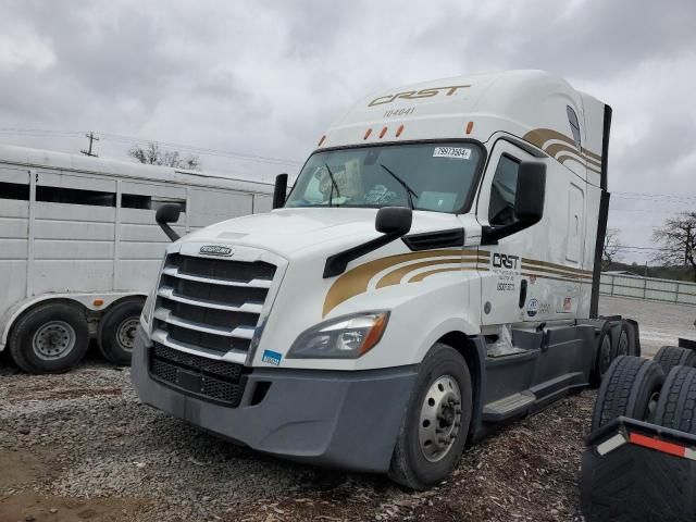 2020 Freightliner Cascadia 126