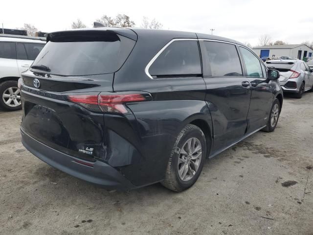 2021 Toyota Sienna LE