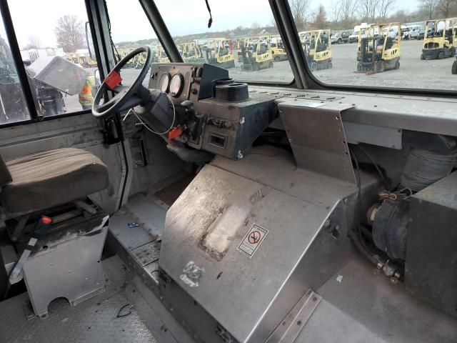 2009 Freightliner Chassis M Line WALK-IN Van