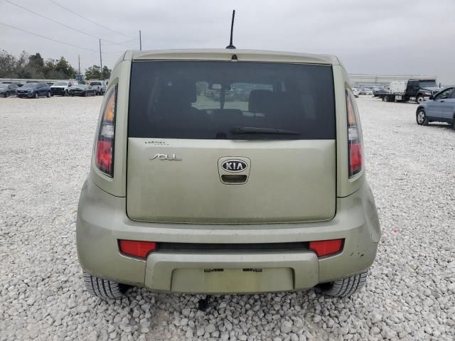 2011 KIA Soul +