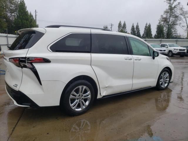 2022 Toyota Sienna XSE