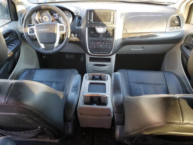 2015 Chrysler Town & Country Touring L