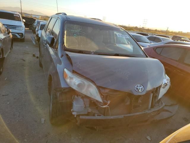 2014 Toyota Sienna LE