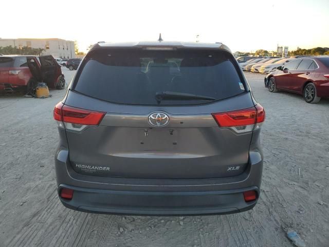 2019 Toyota Highlander SE