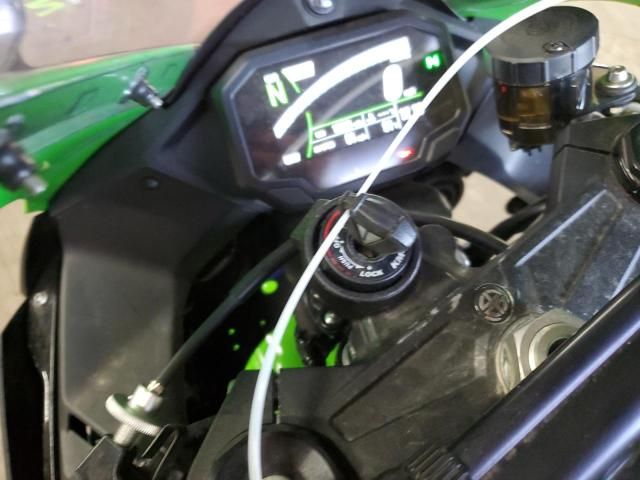 2022 Kawasaki ZX1002 M