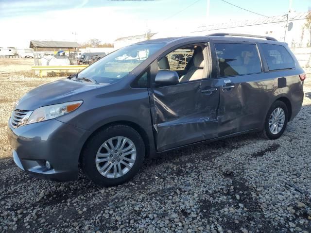 2016 Toyota Sienna XLE