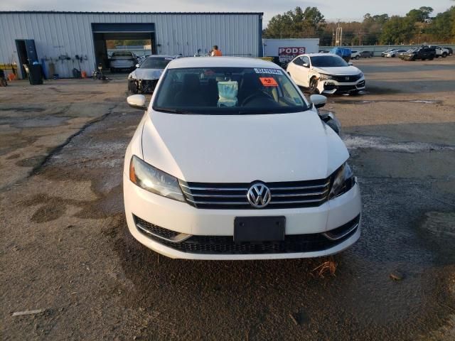 2013 Volkswagen Passat SE