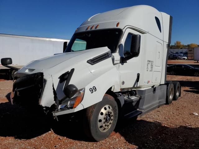 2020 Freightliner Cascadia 126