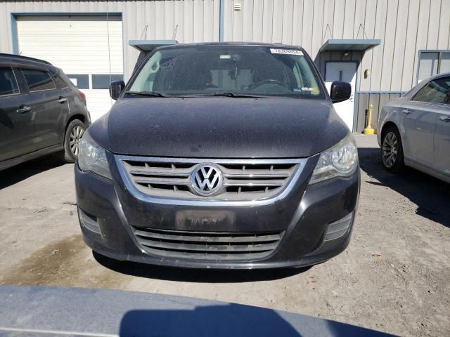 2011 Volkswagen Routan SE