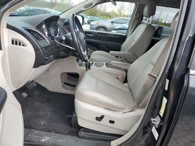 2013 Chrysler Town & Country Touring L