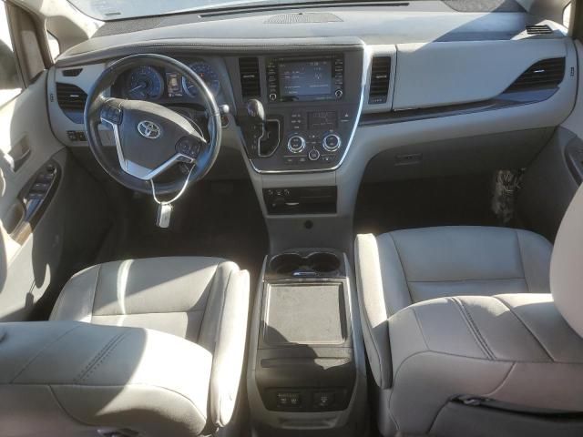 2019 Toyota Sienna XLE