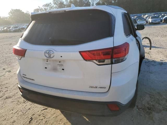 2017 Toyota Highlander SE