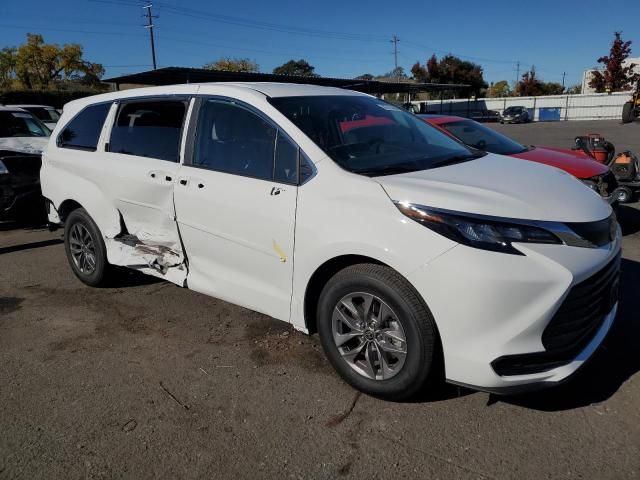 2024 Toyota Sienna LE