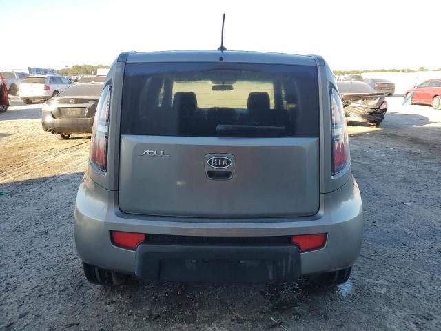 2010 KIA Soul +