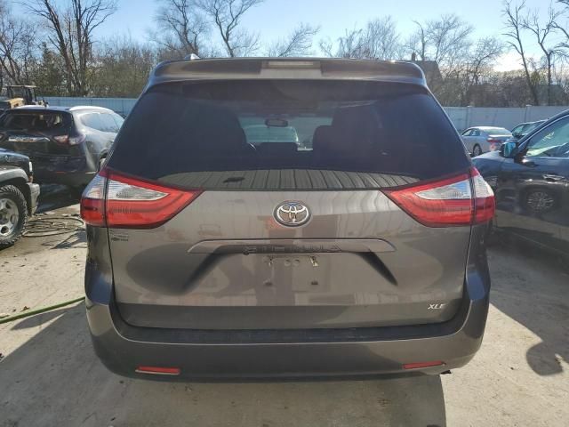 2017 Toyota Sienna XLE