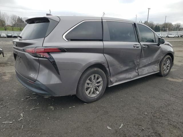 2021 Toyota Sienna XLE