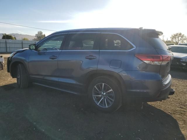 2017 Toyota Highlander SE