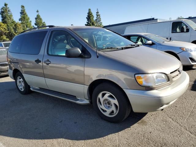 1999 Toyota Sienna LE