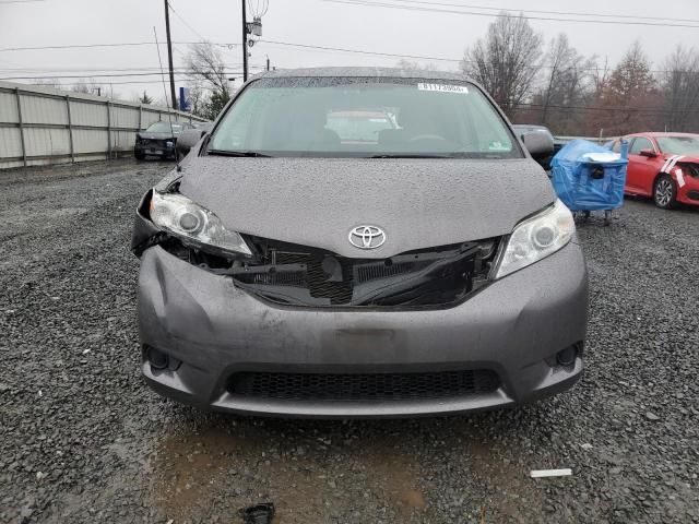 2014 Toyota Sienna LE