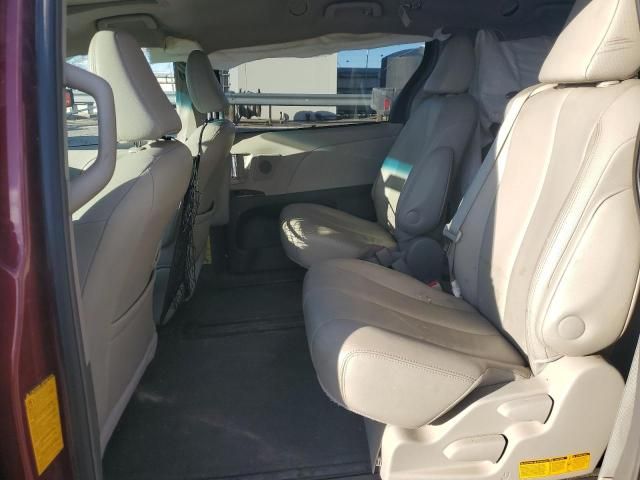 2012 Toyota Sienna XLE