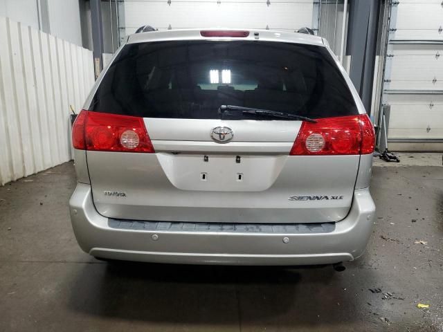 2010 Toyota Sienna XLE