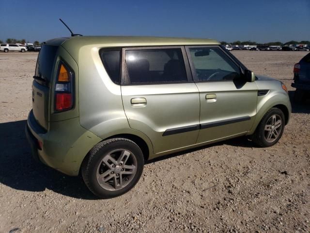 2010 KIA Soul +