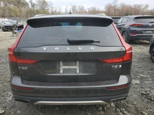 2021 Volvo V60 Cross Country T5 Momentum