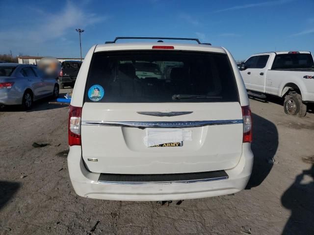 2013 Chrysler Town & Country Touring