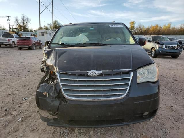 2010 Chrysler Town & Country Touring