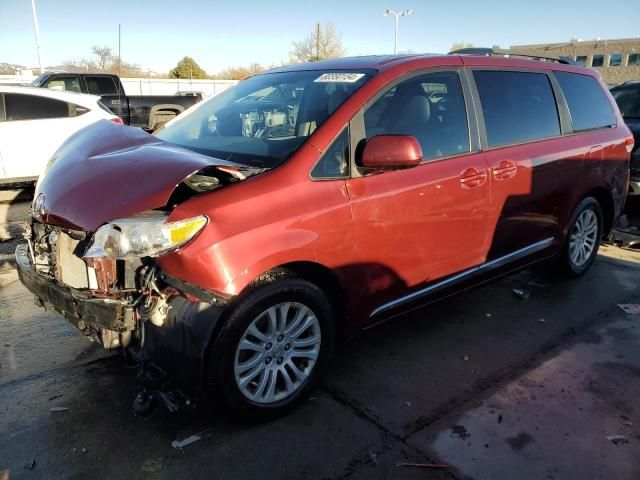 2013 Toyota Sienna XLE