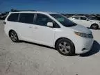 2016 Toyota Sienna LE