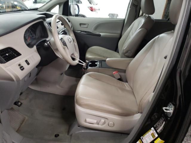 2014 Toyota Sienna LE