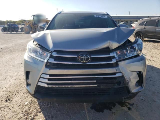 2019 Toyota Highlander SE