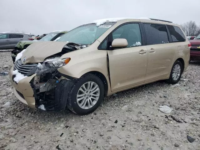 2014 Toyota Sienna XLE