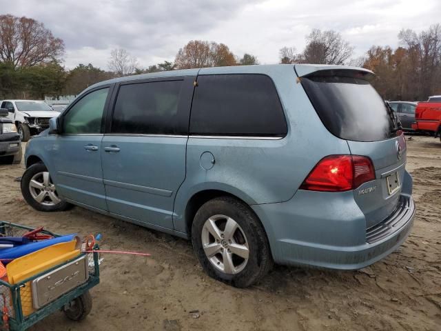 2010 Volkswagen Routan SE