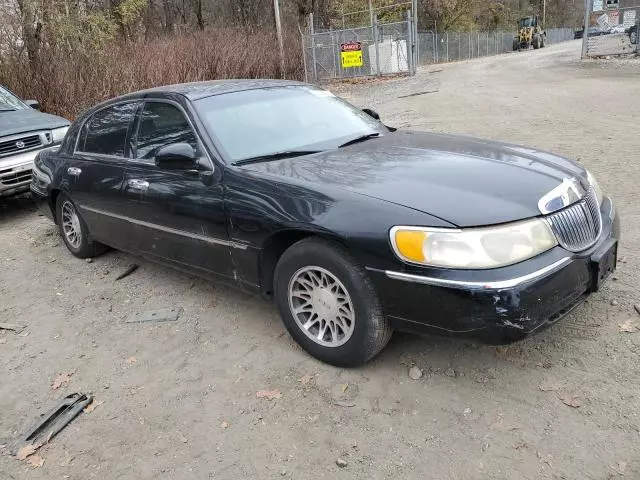 2000 Lincoln Town Car Signature