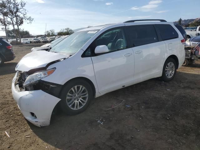 2014 Toyota Sienna XLE