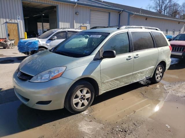 2009 Toyota Sienna CE